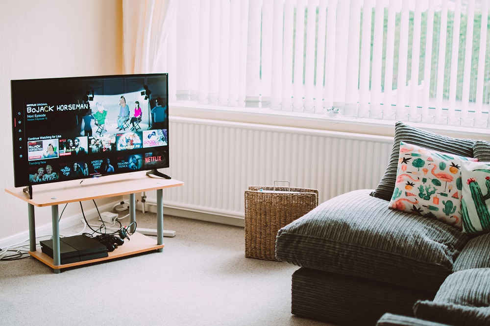 Sitting back and relaxing while watching shows on Netflix is almost second nature at this point. —Pexels.com pic