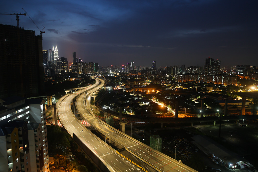 A view of the empty Akleh Highway during movement control order (MCO) April 8, 2020. u00e2u20acu201d Picture by Choo Choy May