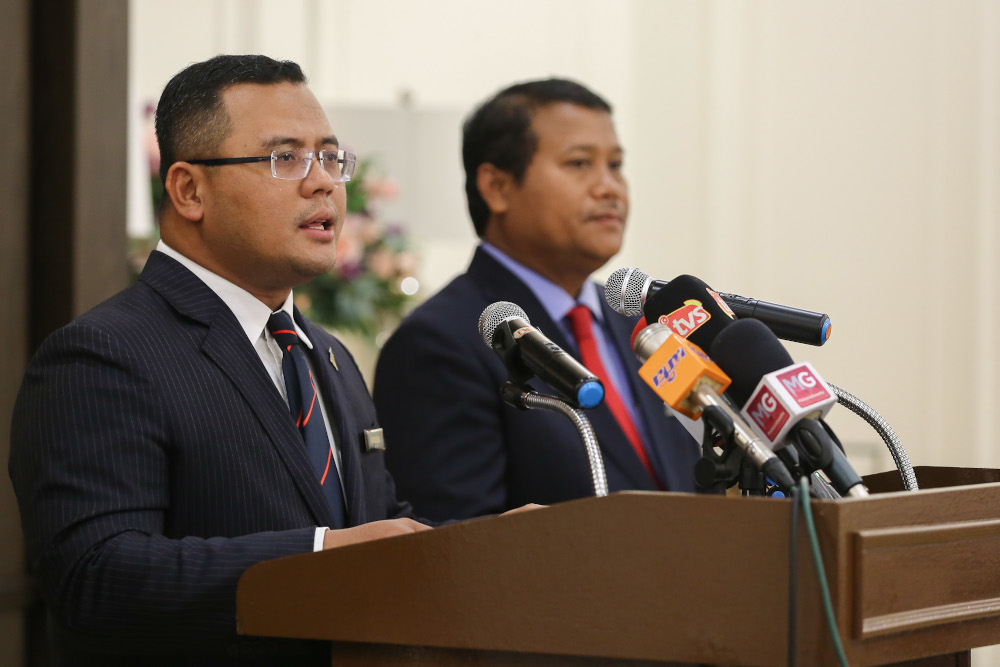 Selangor Mentri Besar Datuk Seri Amirudin Shari speaks during a press conference in Shah Alam April 1, 2020. u00e2u20acu201d Picture by Yusof Mat Isa
