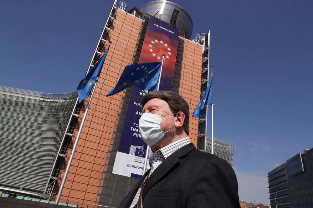 A man wearing a face mask walks past the European Commission headquarters as the spread of coronavirus disease (Covid-19) continues in Brussels, Belgium April 9, 2020. u00e2u20acu201d Reuters pic