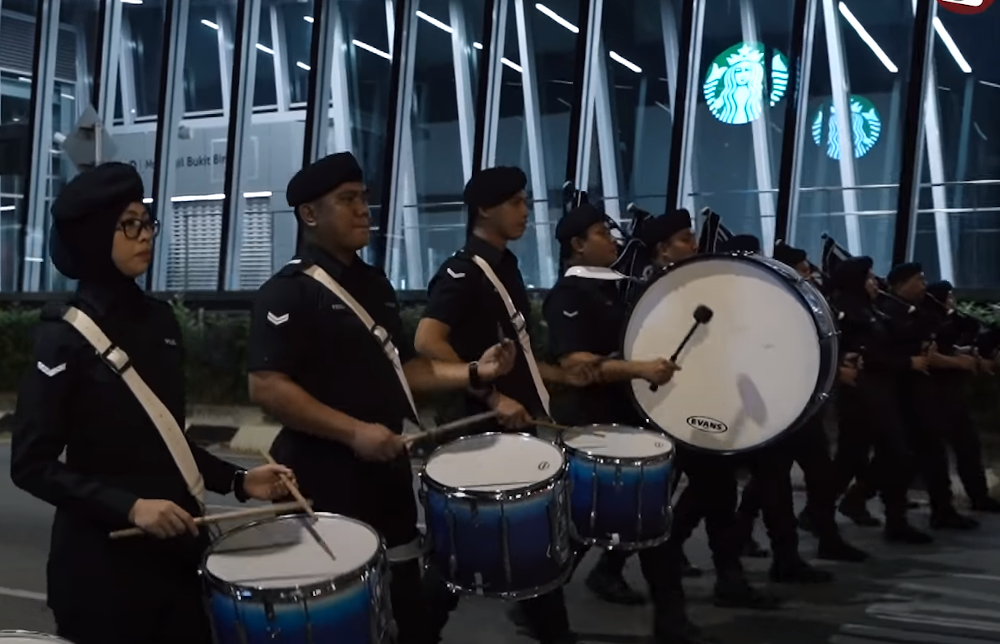 PDRMu00e2u20acu2122s KL marching band unit members were eager to take part in the video, as a way to help remind Malaysians to stay at home. u00e2u20acu201d  Screengrab via Youtube/RMP TV Channel. 