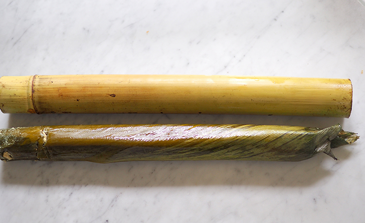 The 'lemang' wrapped in 'daun lerek' is easily extracted from the bamboo tube, just pull it out and it comes out completely