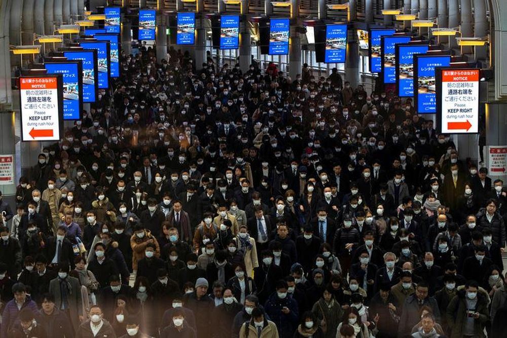 Crowds wearing protective masks, following an outbreak of the coronavirus, are seen at the Shinagawa station in Tokyo, Japan, March 2, 2020. u00e2u20acu201d Reuters pic