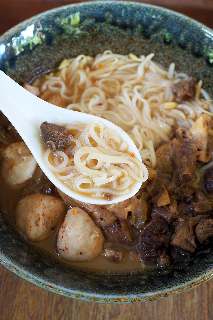 In order to give these noodles the authentic Thai touch, they use the thinner rice noodles brought in from Thailand