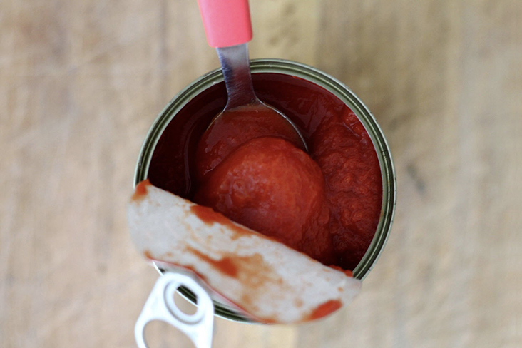 Tomato purée can be reduced into a quick pizza sauce