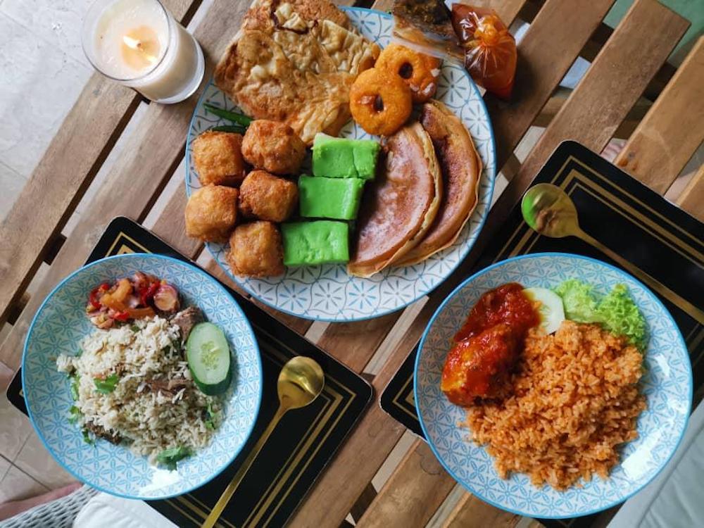 The Pasar Malam box brings hawker food to your doorstep. u00e2u20acu201d Picture courtesy of eFM