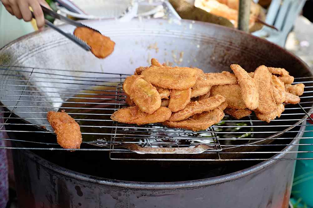 The ministry advises the public to use stainless steel strainers, absorbent paper towel and quality cooking oil when frying food. u00e2u20acu201d Picture from Unsplash