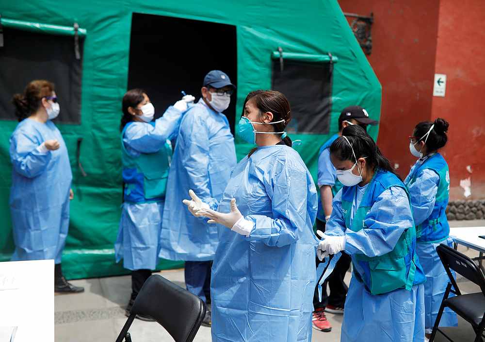 Peru had recorded a total of 585,236 coronavirus cases as of yesterday, double the number reported on July 2. — Reuters pic