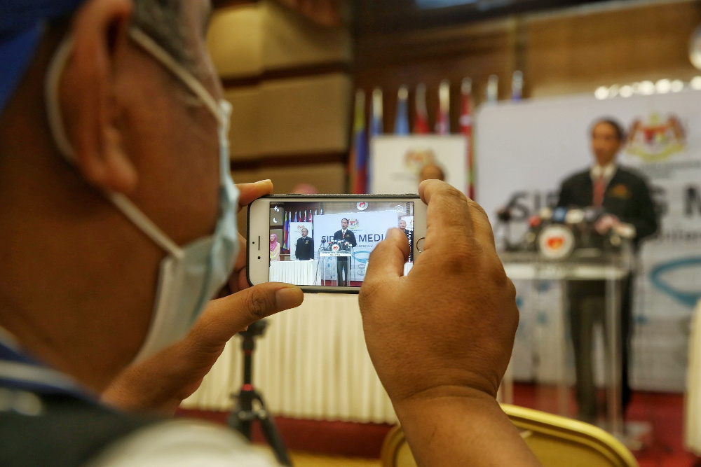 Health director-general Datuk Dr Noor Hisham Abdullah giving a press conference on Covid-19 in MOH , Putrajaya April 16, 2020. u00e2u20acu201d Picture by Choo Choy Mayn