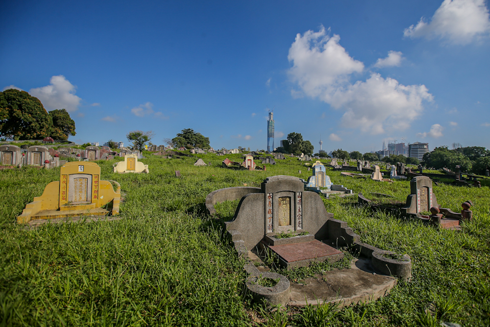 A general view of the Kwong Tong Cemetery in Kuala Lumpur April 4, 2020. u00e2u20acu2022 Picture by Hari Anggara