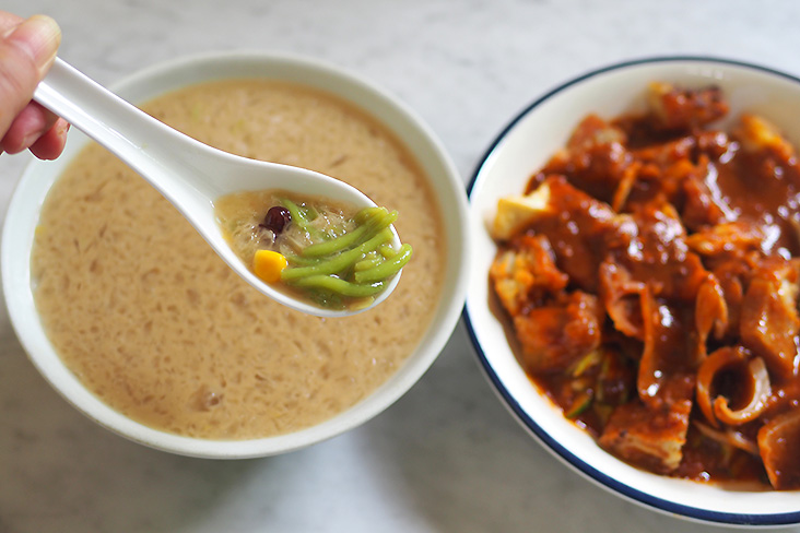 A bowl of 'cendol' gives you a much-needed cold relief after eating the 'rojak'.