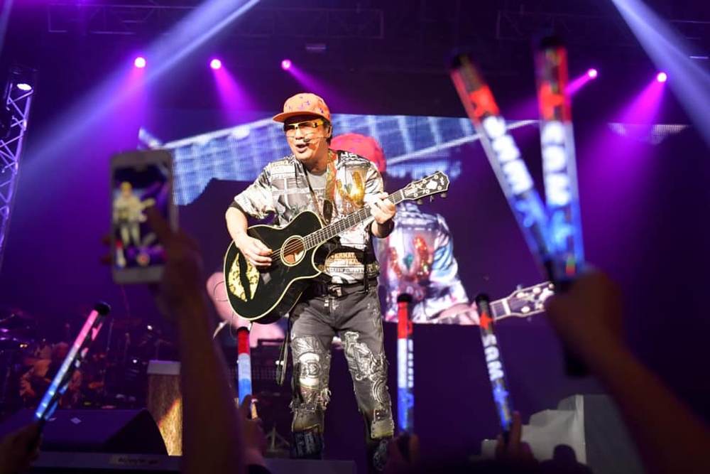 The legendary singer will come out of retirement yet again to perform for the online fundraiser. u00e2u20acu2022 Picture via Facebook/samhuimusic