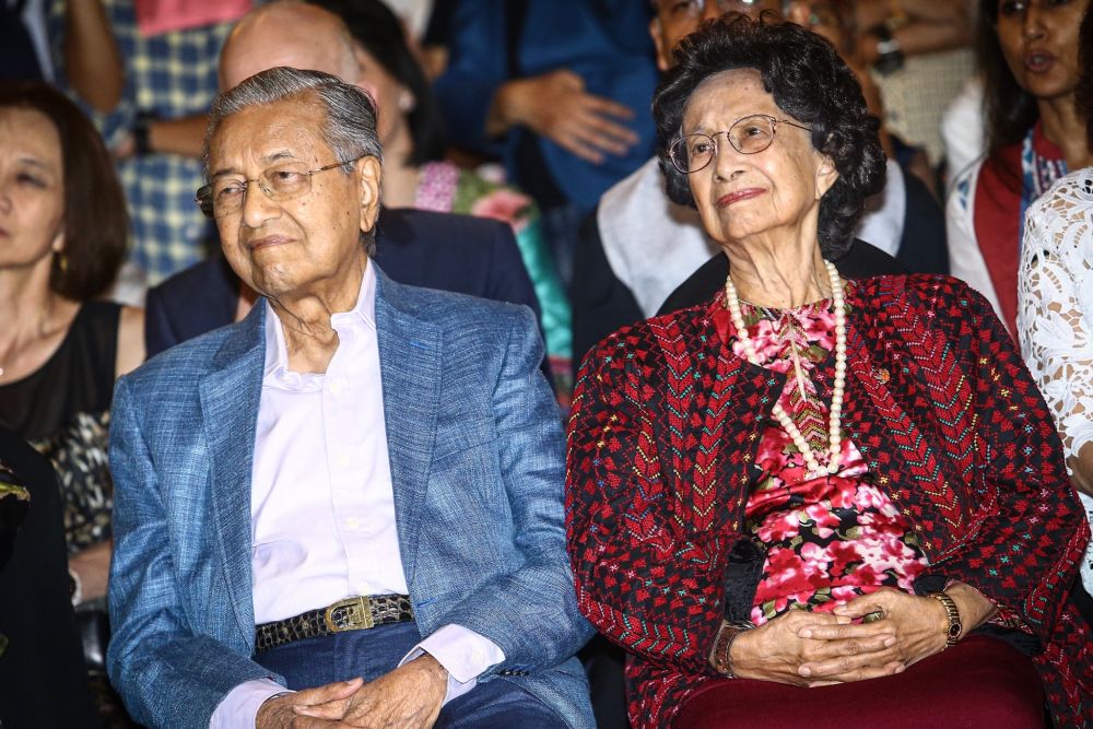 Dr Mahathir and Dr Siti Hasmah said that this year’s Ramadan will be different. — Picture by Hari Anggara