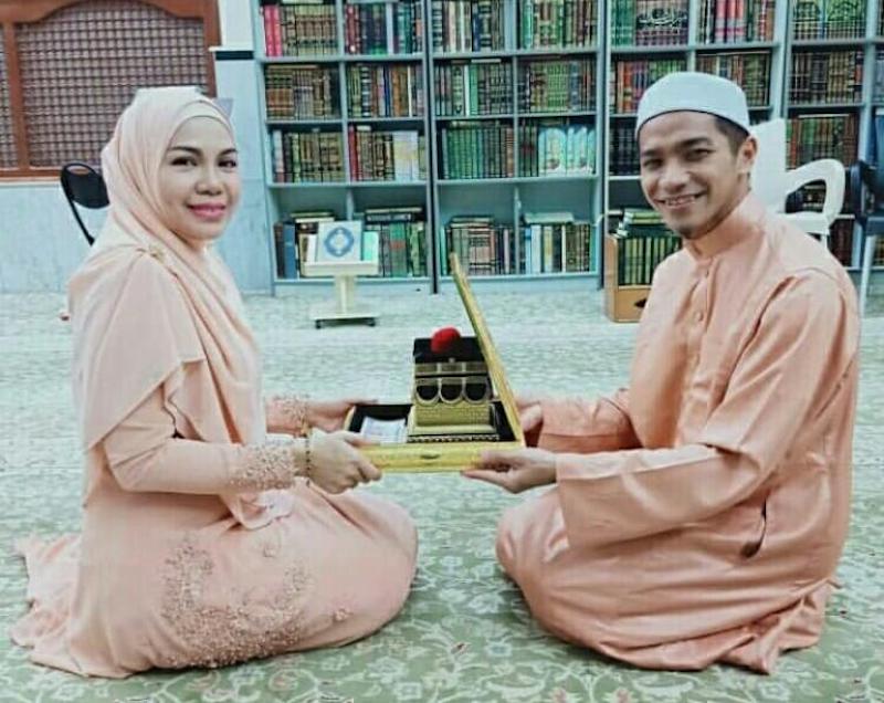 Nik Farhan and Erin tied the knot under controversial circumstances last year. — Picture via Instagram/@farhanmutawwif