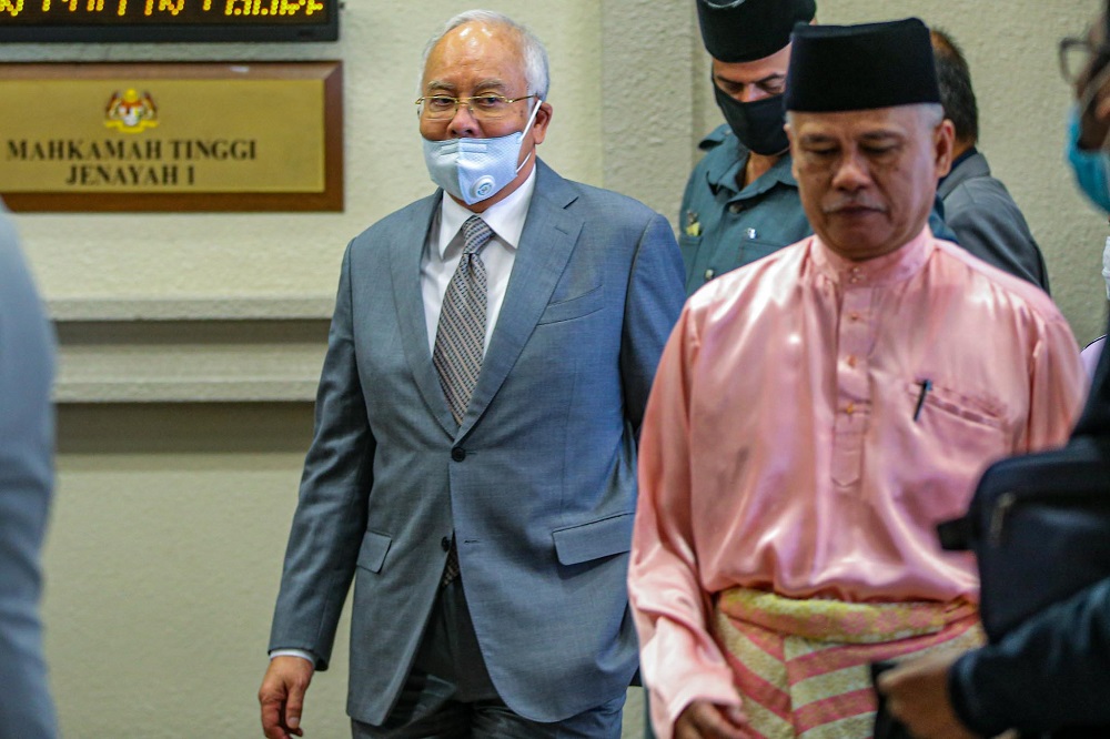 Former prime minister Datuk Seri Najib Razak leaves the Kuala Lumpur Court Complex May 21, 2020. u00e2u20acu201d Picture by Hari Anggara