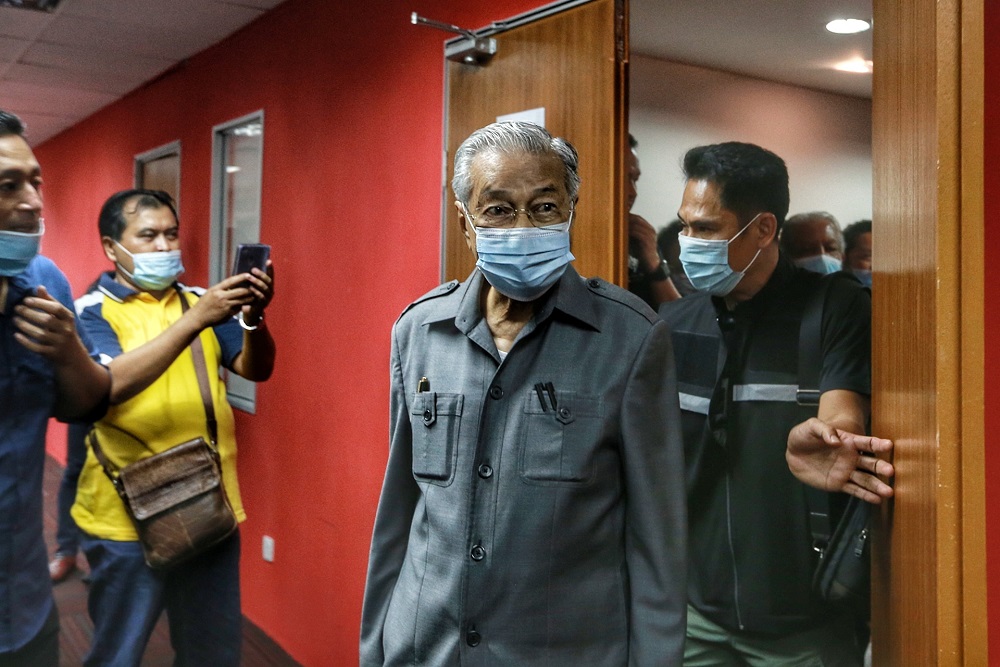 Tun Dr Mahathir Mohamad leaves after a press conference at Yayasan Selangor building in Petaling Jaya May 29, 2020. u00e2u20acu201d Picture by Ahmad Zamzahuri