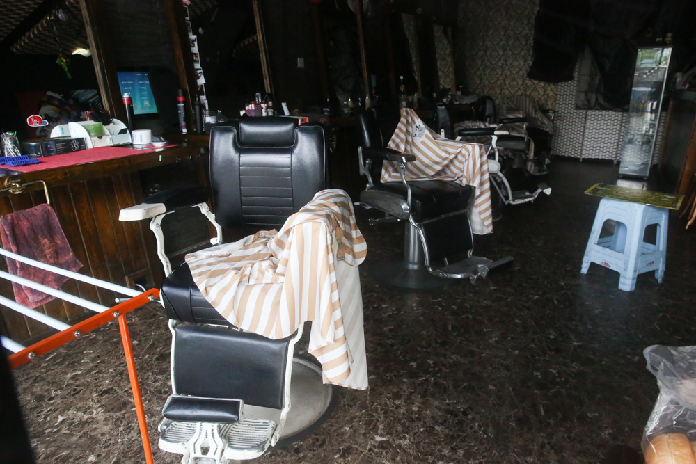 Barber shops in Subang closed during CMCO, May 11, 2020. u00e2u20acu201d Picture by Choo Choy May