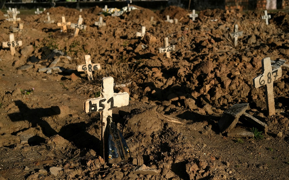 Crosses placed over graves are pictured in Sao Francisco Xavier cemetery during the coronavirus disease outbreak, in Rio de Janeiro May 29, 2020. u00e2u20acu2022 Reuters pic