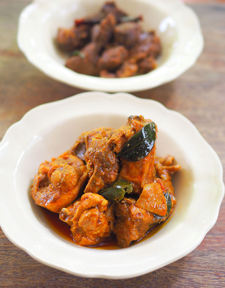 Order the chicken 'peratal' that is packed with flavour