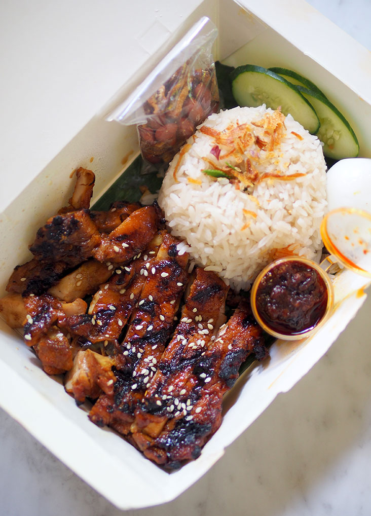 The 'nasi lemak' with all its components are packed individually to make sure you can enjoy it thoroughly