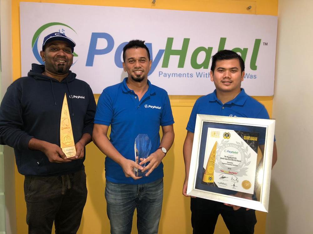 PayHalalu00e2u20acu2122s chief financial officer Muazir Mokhtar (middle) said a sum of RM10,000 has been raised so far. u00e2u20acu201d Picture courtesy of Muazir Mokhtar nn