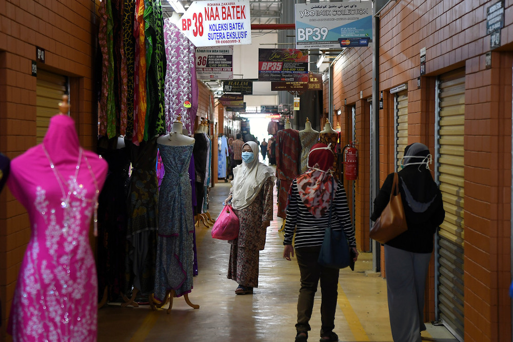 Clothing shops are open for business again at Pasar Payang in Kuala Terengganu, May 4, 2020. u00e2u20acu201d Bernama pic   