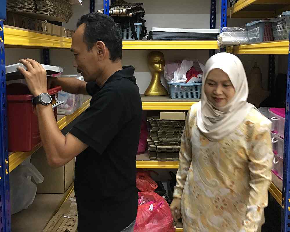  Rizal (left) and Haslinda (right) decided to start up MyPapillon to connect designer brands to customers in Malaysia, Singapore, Brunei, Australia and Germany to name a few. — Picture courtesy of Haslinda Md Isa