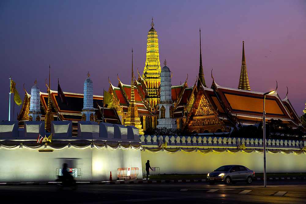 A man walks past the almost deserted Grand Palace which usually is crowded with tourists in Bangkok, Thailand March 30, 2020. u00e2u20acu201d Reuters pic