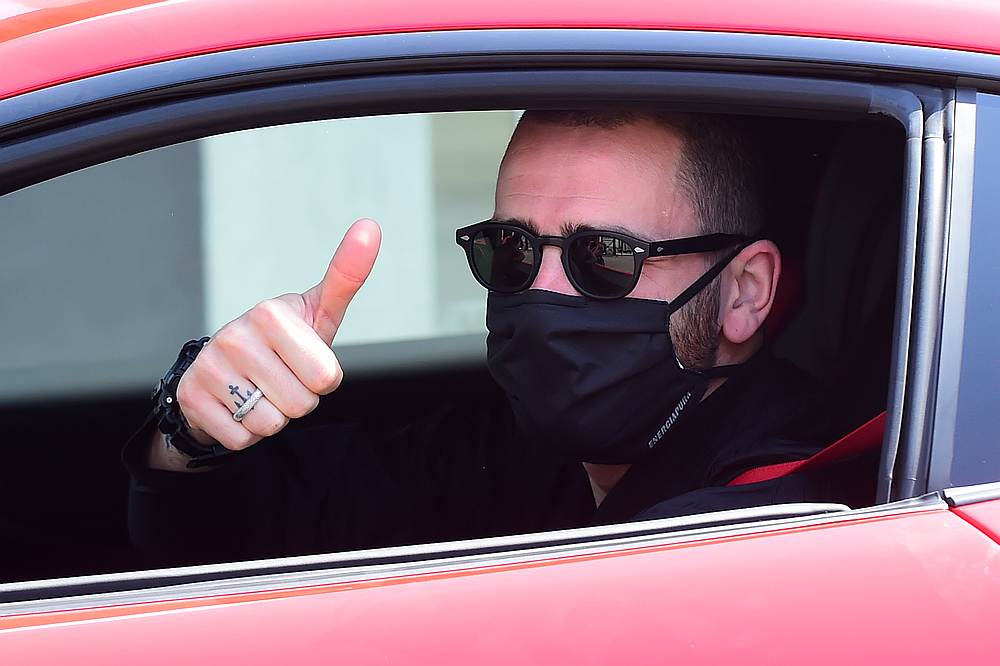 Juventus' Leonardo Bonucci wearing a protective face mask arrives at the Juventus Training Centre in Turin, Italy May 5, 2020. u00e2u20acu201d Reuters pic