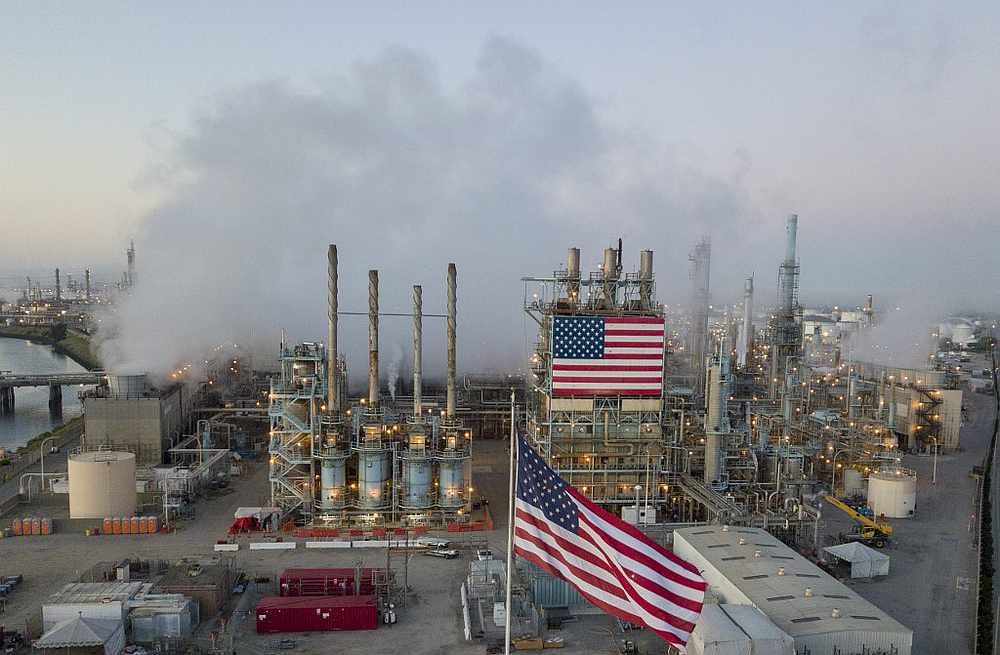 The Marathon Petroleum Corp's Los Angeles Refinery in Carson, California April 25, 2020. u00e2u20acu201d AFP pic