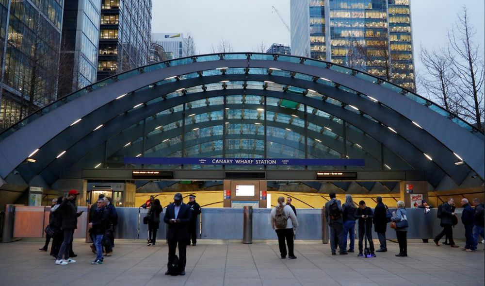 Commuters are seen outside a closed Canary Wharf tube station following an incident at the station in London, Britain, January 7, 2019. u00e2u20acu201d Reuters pic