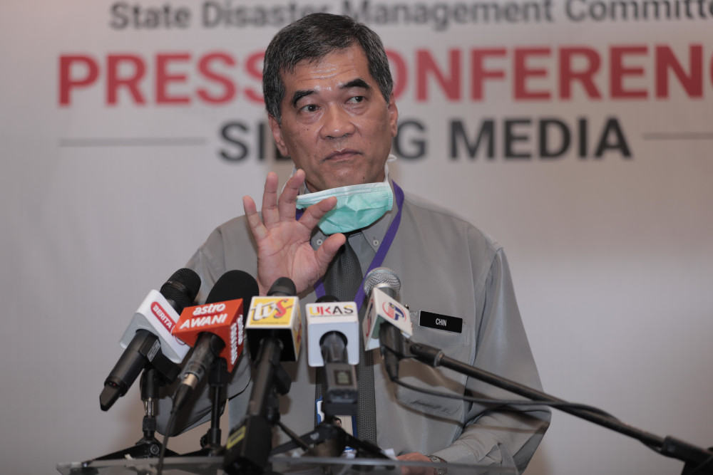 State Health director Dr Chin Zin Hing speaks to reporters about the Sarawak General Hospital Covid-19 cluster in Kuching May 6, 2020. u00e2u20acu201d Picture courtesy of the Sarawak Public Communications Unit (Ukas)