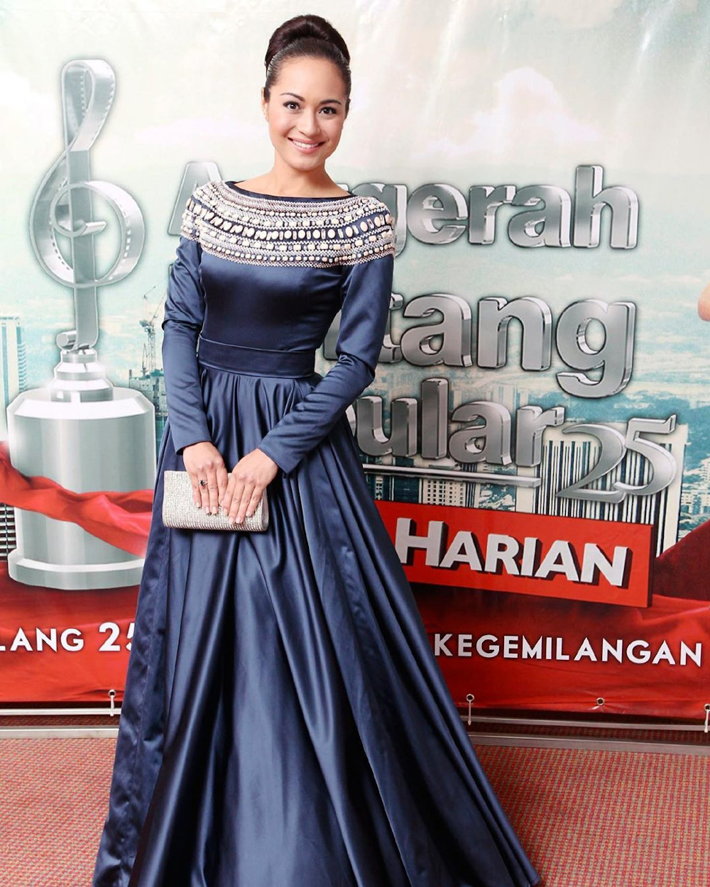 Maya Karin at the 25th Anugerah Bintang Popular Berita Harian. — Picture from Instagram/Maya Karin