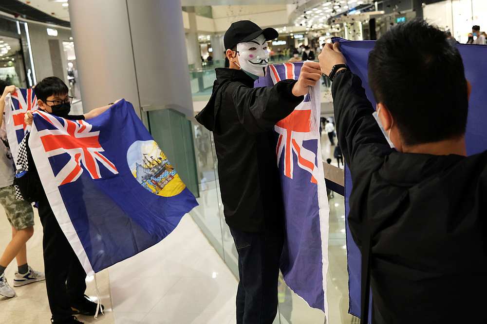 Anti-government protesters mearing masks attend a rally at a shopping mall in Hong Kong April 28, 2020. u00e2u20acu201d Reuters pic