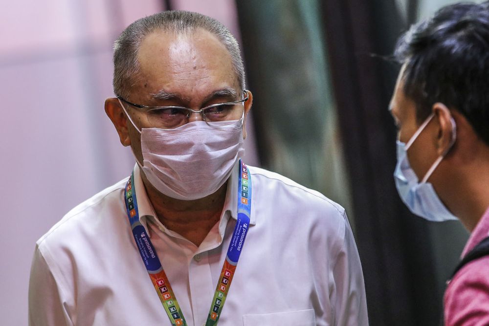 Kelana Jaya Line chief operating officer Ismail Abdullah is pictured at the KLCC LRT station in Kuala Lumpur May 4, 2020. — Picture by Hari Anggara