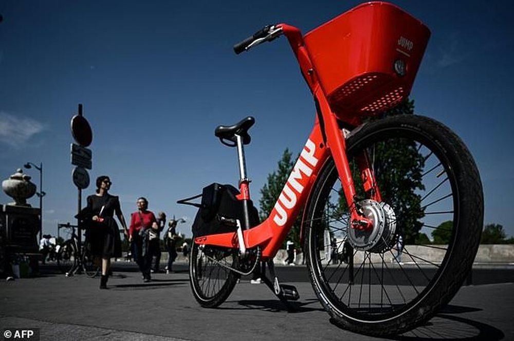 Uberu00e2u20acu2122s Jump electric bikes and scooters will be managed by micromobility rival Lime under a tie-up between the two companies. u00e2u20acu201d AFP pic