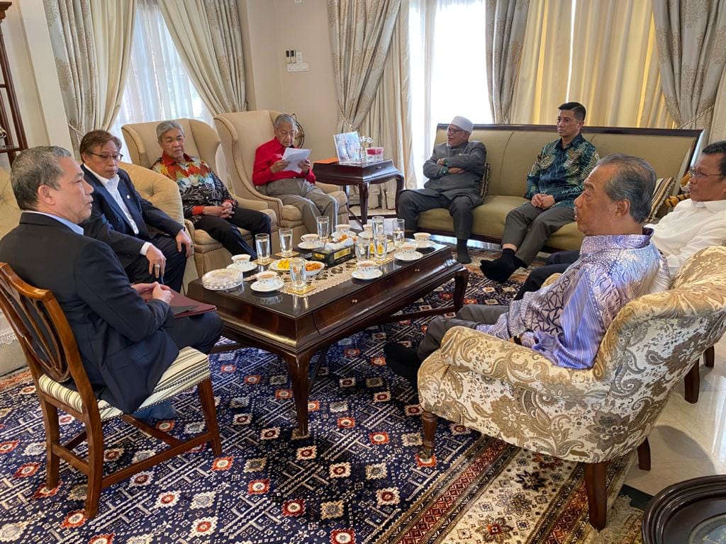 Tun Dr Mahathir Mohamad is seen with Datuk Seri Ahmad Zahid Hamidi, Tan Sri Muhyiddin Yassin, Datuk Seri Abdul Hadi Awang, Datuk Seri Shafie Apdal, Datuk Seri Mohamed Azmin Ali, Datuk Patinggi Abang Johari Openg and Datuk Seri Fadillah Yusof. — Picture via Facebook
