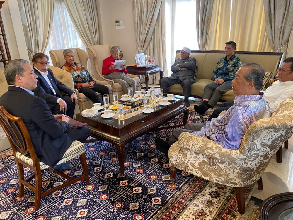 Tun Dr Mahathir Mohamad is seen with Datuk Seri Ahmad Zahid Hamidi, Tan Sri Muhyiddin Yassin, Datuk Seri Abdul Hadi Awang, Datuk Seri Shafie Apdal, Datuk Seri Mohamed Azmin Ali, Datuk Patinggi Abang Johari Openg and Datuk Seri Fadillah Yusof. u00e2u20acu201d Picture 