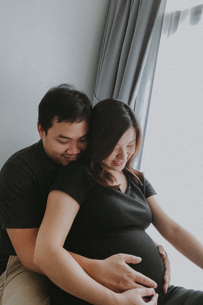 Expectant mother Rachel Low, 29, opted for a virtual photoshoot with her husband to capture memories of her pregnancy. — Picture by Samuel Ng/Pixioo Photography via TODAY