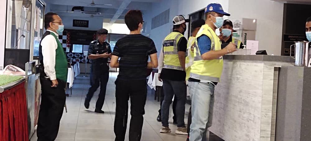 The closure comes even as mayor Datuk Nor Hisham Ahmad Dahlan said that outlets with valid restaurant licences to serve liquor can operate under the CMCO.