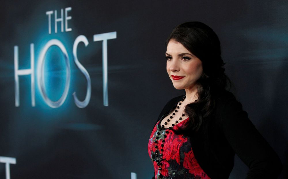 Author and producer Stephenie Meyer poses at the premiere of u00e2u20acu02dcThe Hostu00e2u20acu2122 in Hollywood, California March 19, 2013. u00e2u20acu201d Reuters picnn