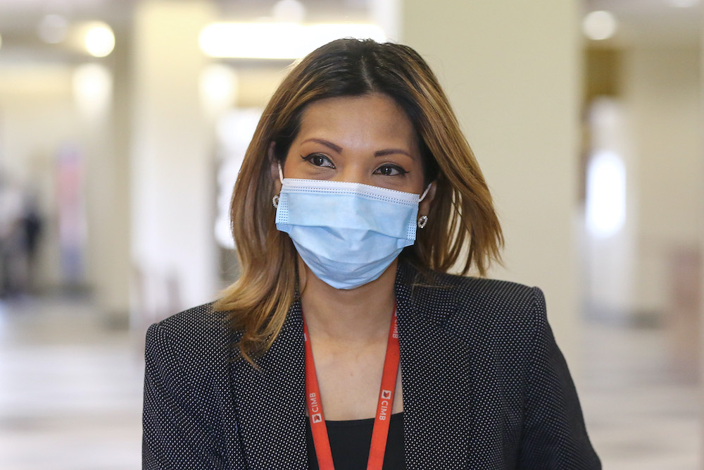 Prosecution witness, Mid Valley CIMB bank manager Lau Ai Mai is pictured at the Kuala Lumpur High Court, June 15, 2020. — Picture by Yusof Mat Isa