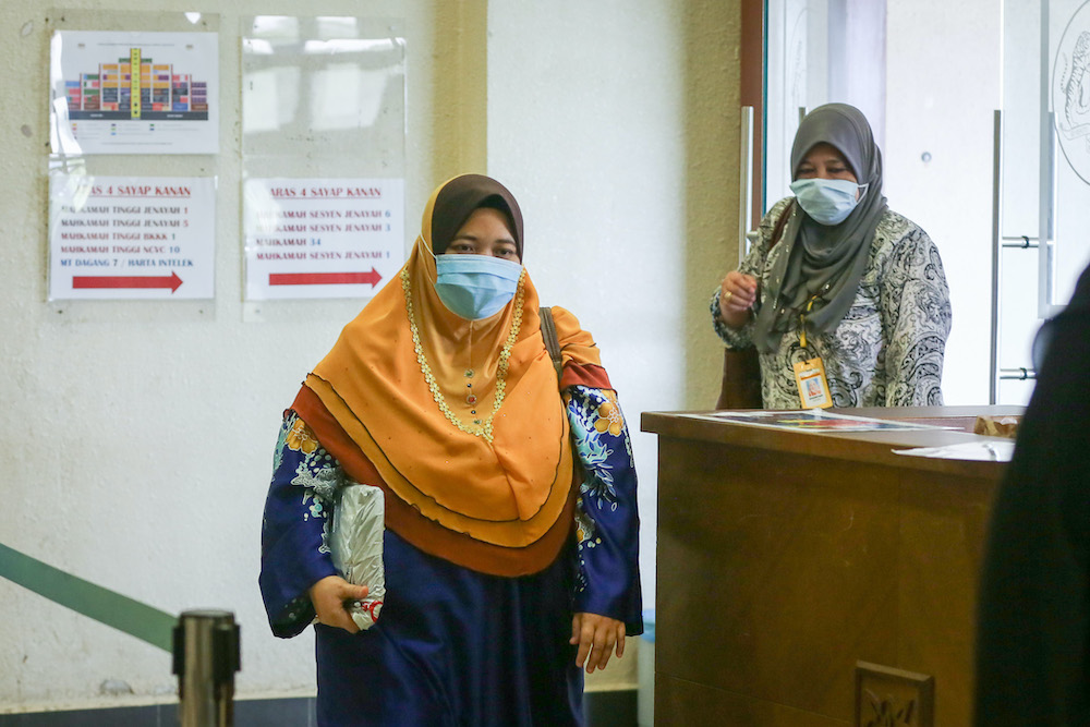 Prosecution witness, Maybank Bandar Utama branch assistant manager Suzaliza Kamari is pictured at the Kuala Lumpur High Court, June 15, 2020. — Picture by Yusof Mat Isa