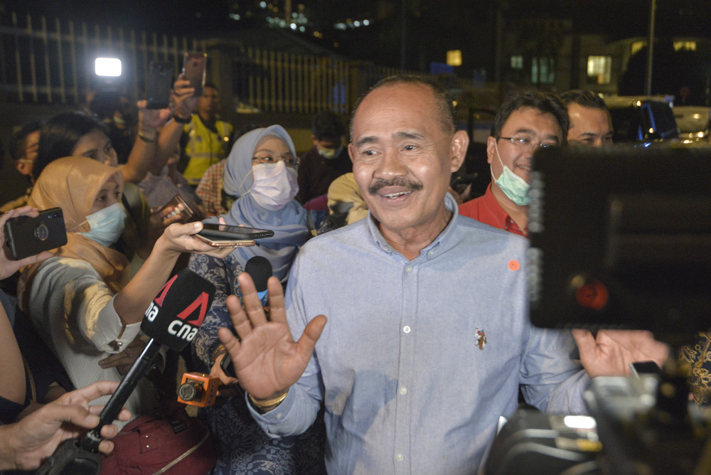 Tun Dr Mahathir Mohamadu00e2u20acu2122s political secretary Datuk Abu Bakar Yahya speaks to the media after leaving the Bersatu meeting in Kuala Lumpur June 4, 2020. u00e2u20acu201d Picture by Shafwan Zaidon 