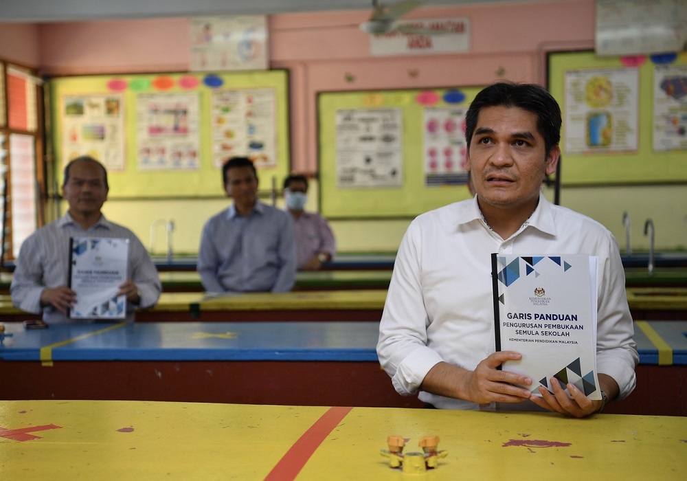 Education Minister Mohd Radzi Md Jidin (right) during a visit to SMK Engku Husain in Kajang June 3, 2020. u00e2u20acu201d Bernama pic