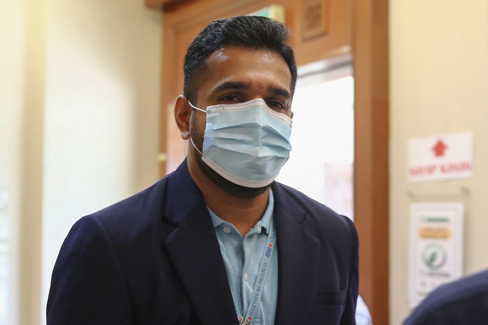Prosecution witness, 1st Avenue Bandar Utama RHB branch manager G. Jayachantran, is pictured at the Kuala Lumpur High Court June 15, 2020. — Picture by Yusof Mat Isa