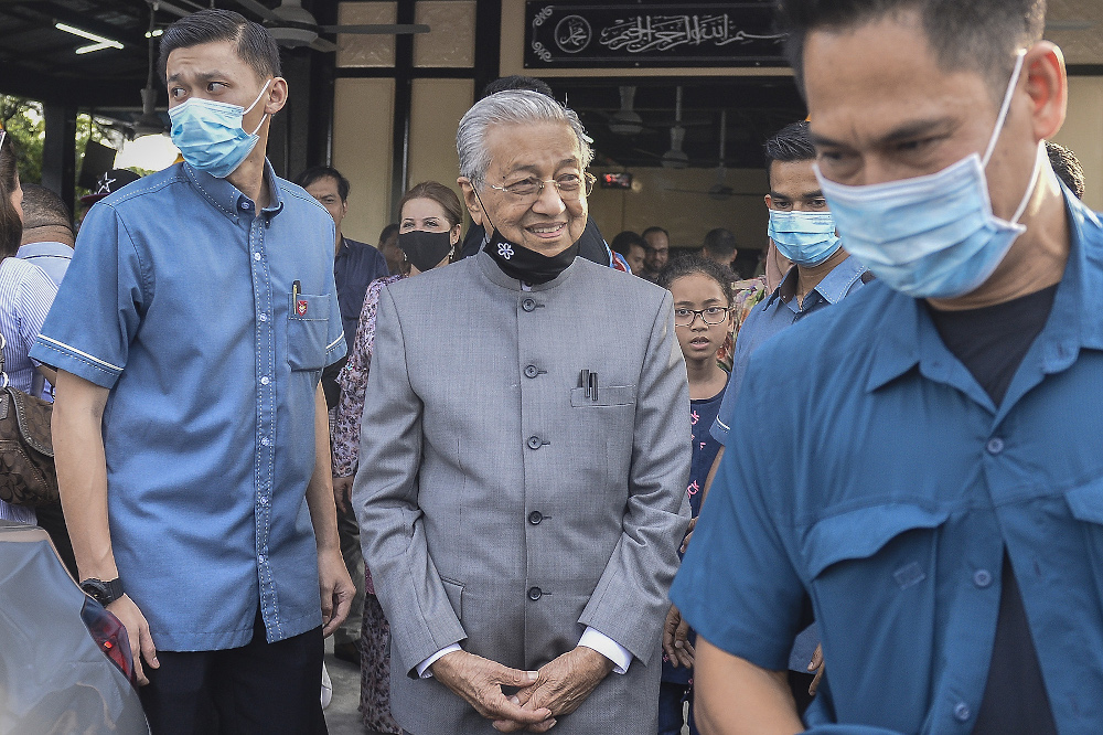 Former prime minister Tun Dr Mahathir Mohammad during the opening launch of Restaurant Sempadan in Klang on June 30, 2020. u00e2u20acu201d Picture by Miera Zulyana