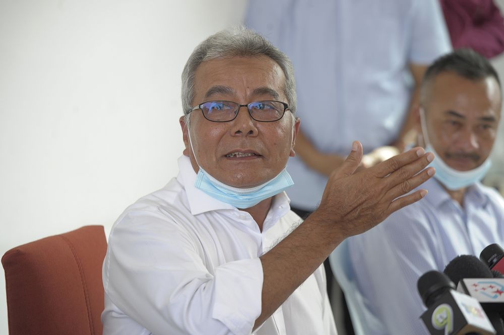 Datuk Seri Redzuan Md Yusof speaks to the reporters during a press conference in Kajang June 5, 2020. u00e2u20acu201d Picture by Shafwan Zaidon