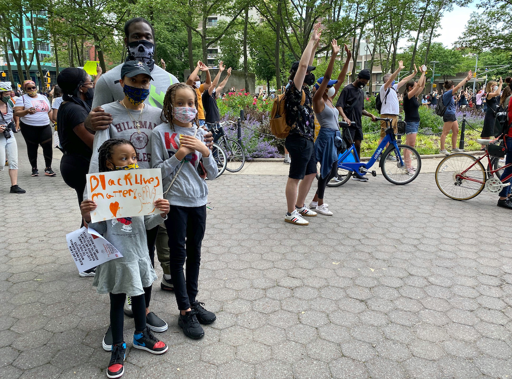 Tawana Boatwright with her boyfriend Christopher and her daughters Skylar, 11, and Leia, 7, attend a memorial in Brooklynu00e2u20acu2122s Cadman Plaza Park for George Floyd, who died in Minneapolis police custody, in New York, US June 4, 2020. u00e2u20acu201d Reuters picnnn