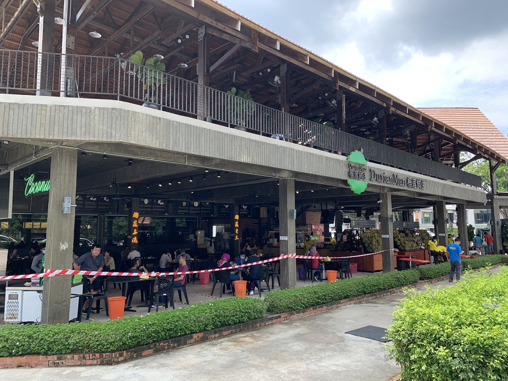The store has taken various safety measures to ensure that customers can enjoy a safe environment. ― Picture courtesy of Durianman SS2